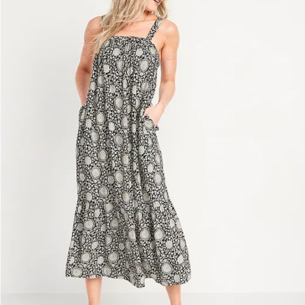 Old Navy Black and White Patterned Maxi Dress